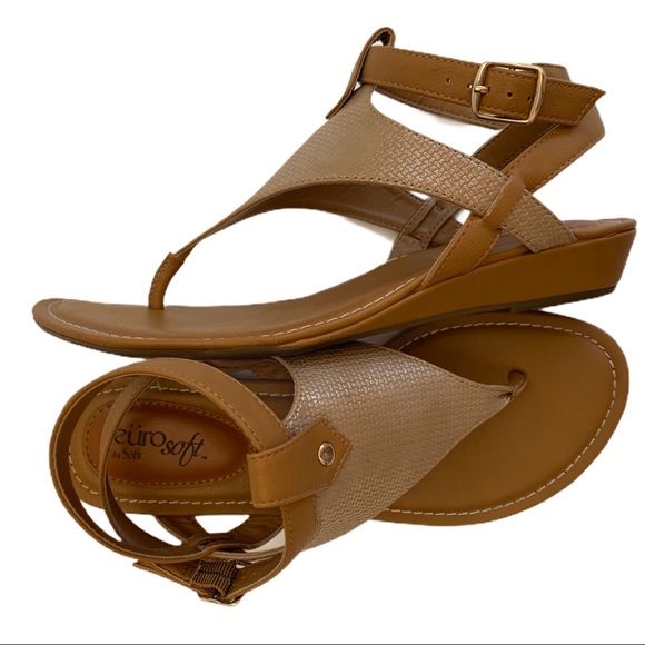 Sofft Shoes - Euro Soft by Sofft Ankle Strap Flat Sandal Thongs